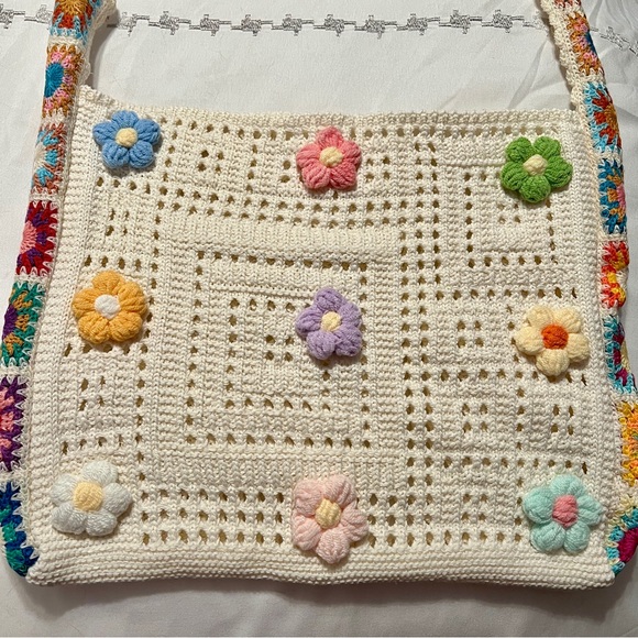 Retro Crochet Granny Square Floral Bag - Picture 8 of 9